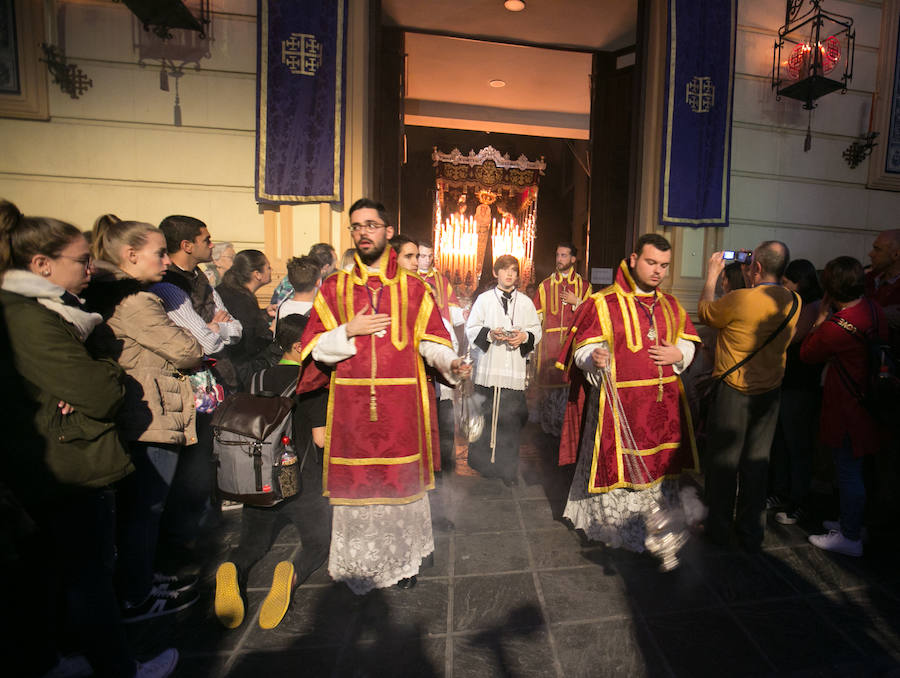 La última cofradía de este lunes comienza a recorrer el centro de la ciudad a última hora de la tarde