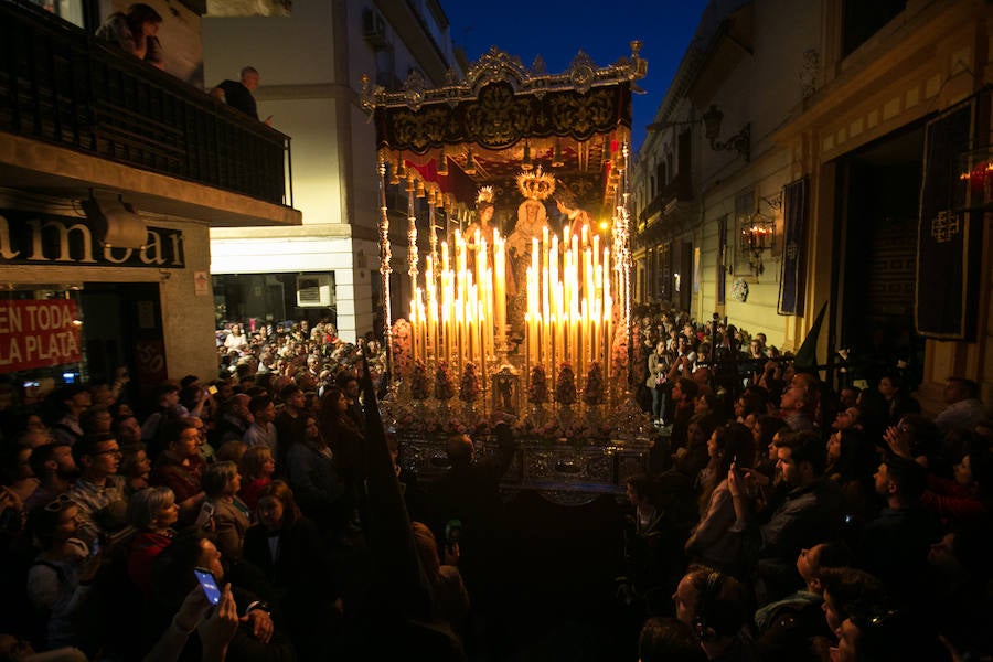 La última cofradía de este lunes comienza a recorrer el centro de la ciudad a última hora de la tarde