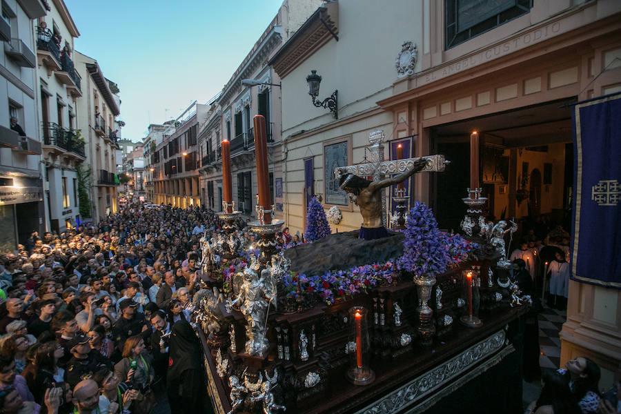 La última cofradía de este lunes comienza a recorrer el centro de la ciudad a última hora de la tarde