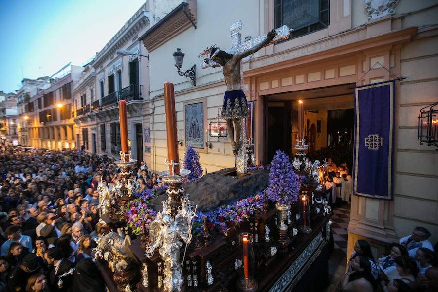 La última cofradía de este lunes comienza a recorrer el centro de la ciudad a última hora de la tarde