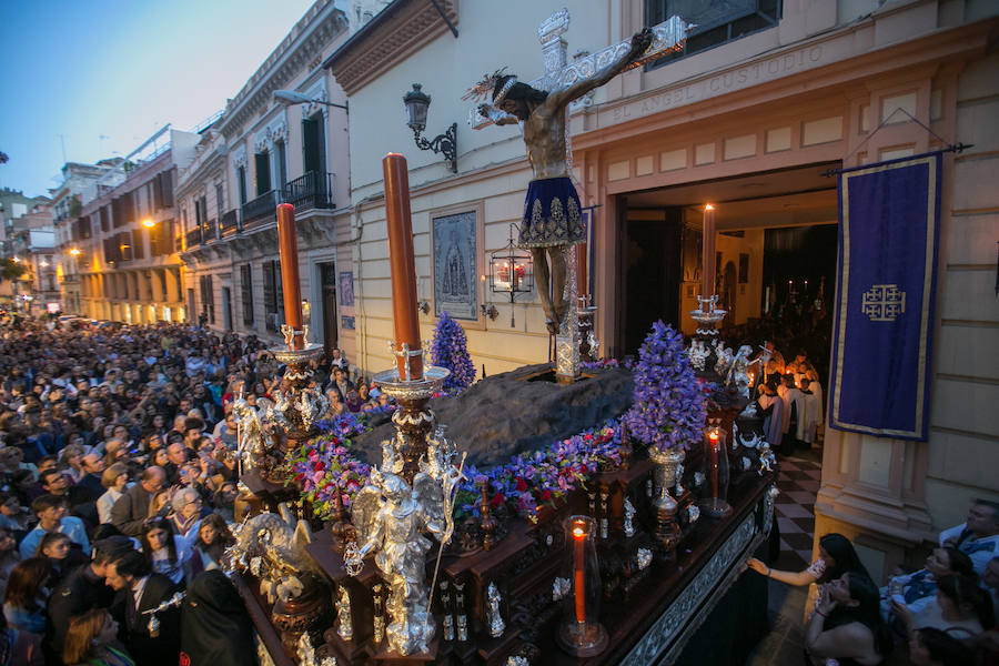 La última cofradía de este lunes comienza a recorrer el centro de la ciudad a última hora de la tarde