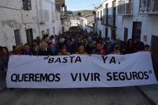 Los vecinos de este municipio granadino se han echado a las calles para pedir seguridad tras los últimos sucesos.