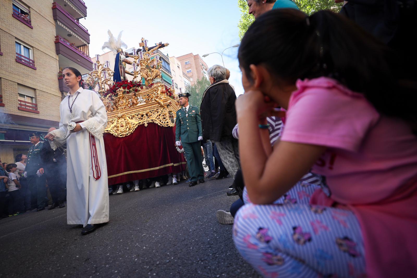 La parroquia de Nuestra Señora de los Dolores ve salir por fin a sus dos imágenes