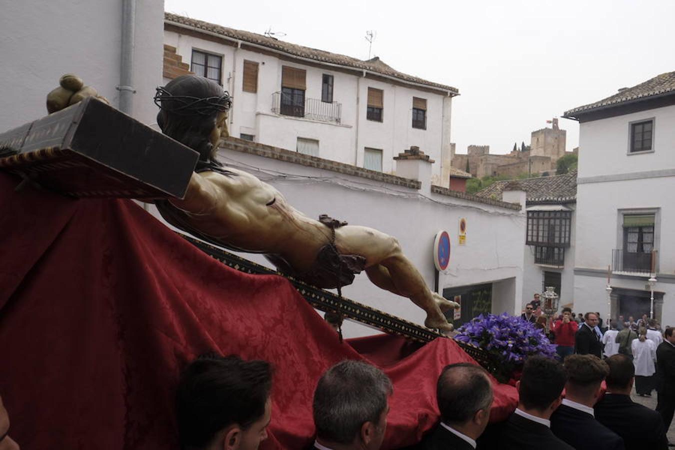 Muchos fieles han seguido el cortejo desde la iglesia de El Salvador en lo supone una tradición más