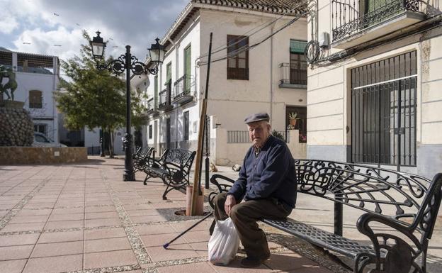 La Junta abordará la soledad de los mayores y el envejecimiento de la población andaluza en un plan estratégico