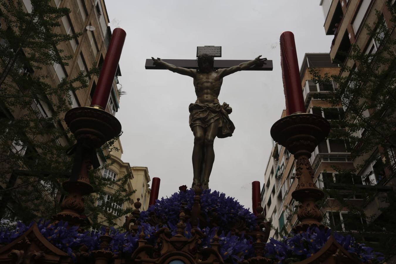 Emoción desbordada para recibir el Cristo del Consuelo y María Santísima del Sacromonte