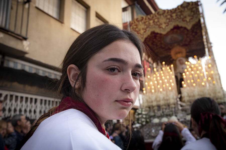 El Cristo del Perdón y María Santísima de la Misericordia volvieron a la renovada iglesia del Carmen de la que salieron por una rampa de 17 metros