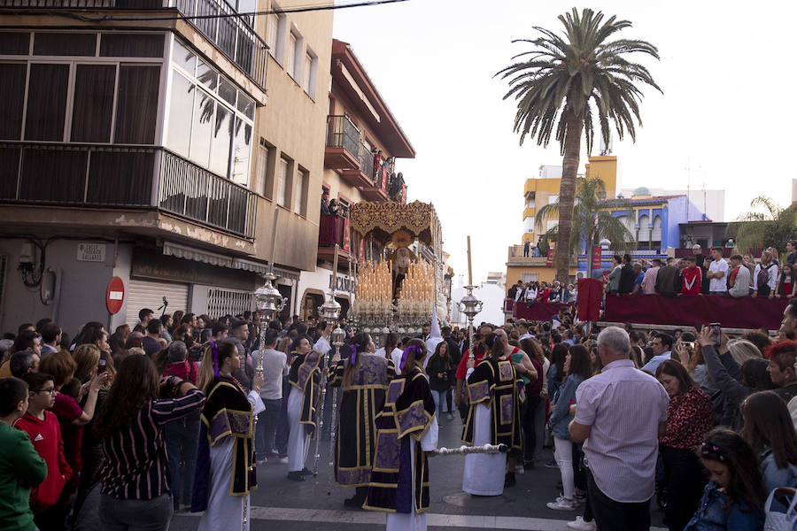 El Cristo del Perdón y María Santísima de la Misericordia volvieron a la renovada iglesia del Carmen de la que salieron por una rampa de 17 metros