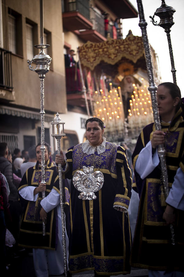 El Cristo del Perdón y María Santísima de la Misericordia volvieron a la renovada iglesia del Carmen de la que salieron por una rampa de 17 metros