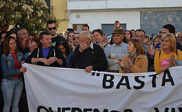 Manifestación en Gaudahortuna contra la inseguridad tras la paliza a un vecino. 