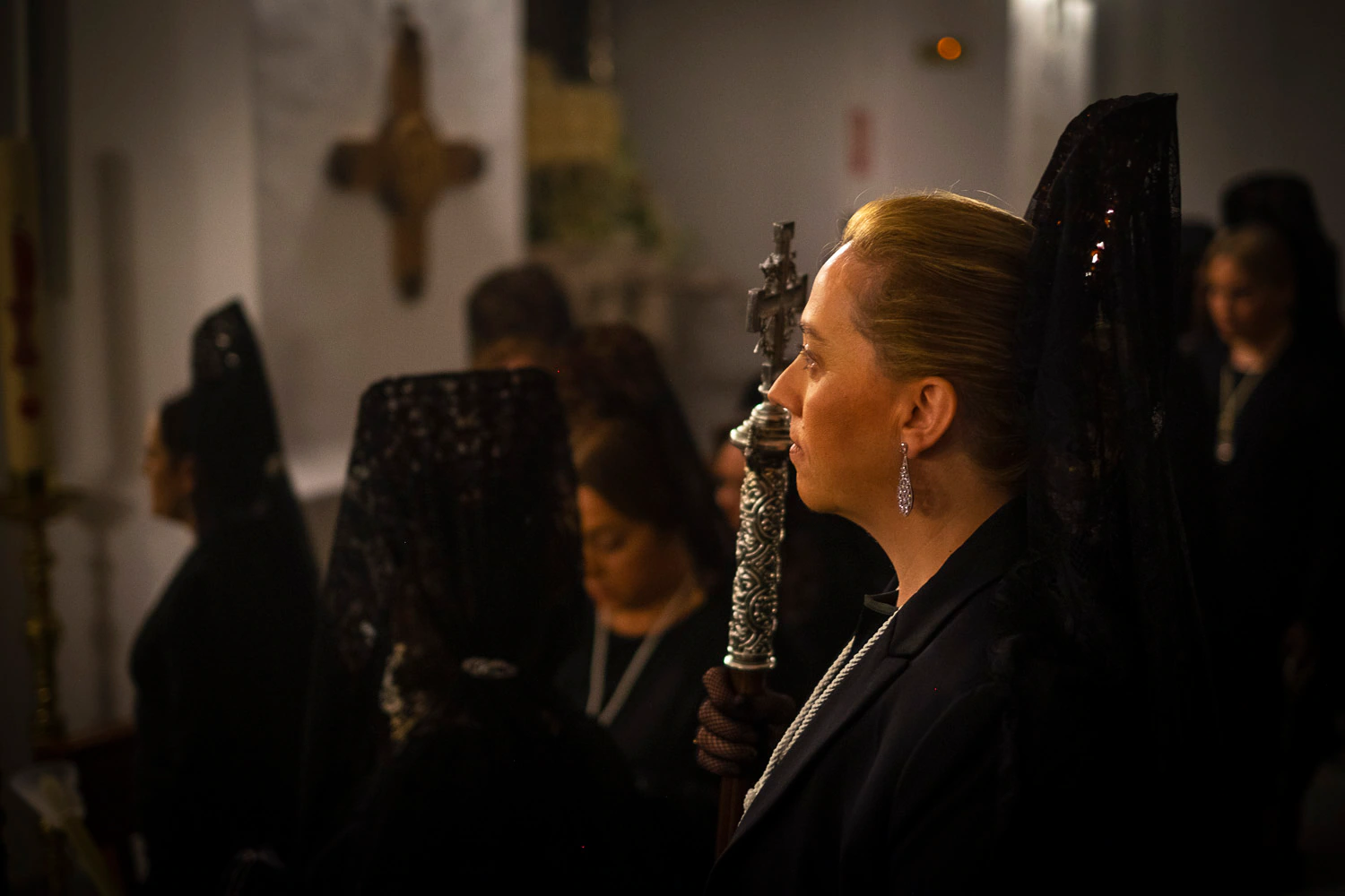 Fotos: El Sepulcro y la Virgen de los Dolores procesionan por las calles de Motril