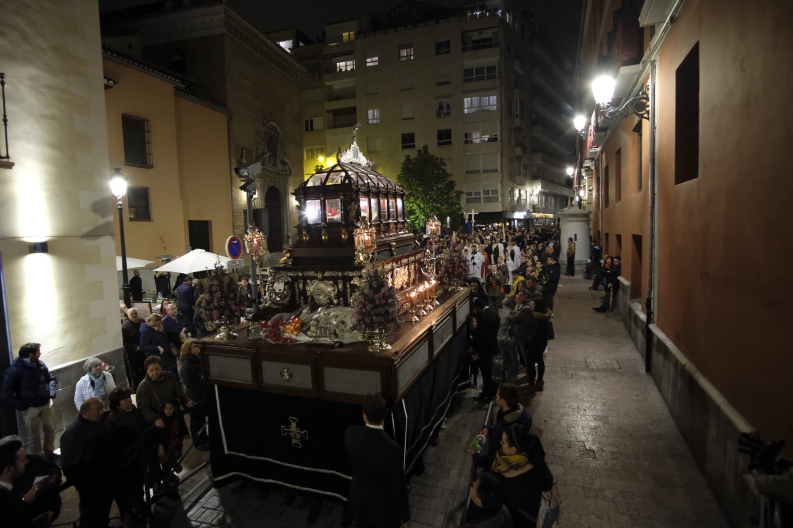 Santo Entierro cierra un Viernes Santo redondo.