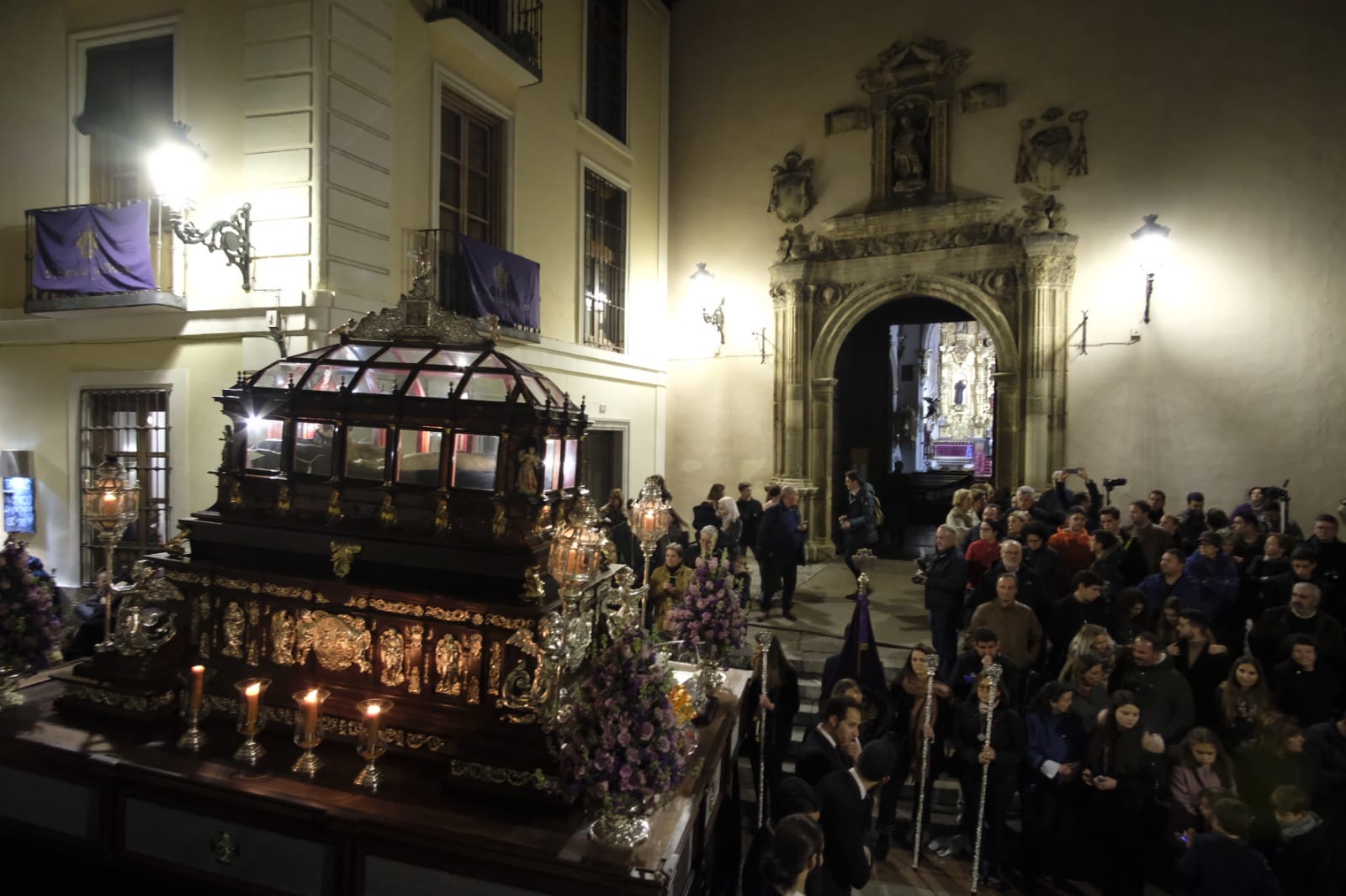 Santo Entierro cierra un Viernes Santo redondo.