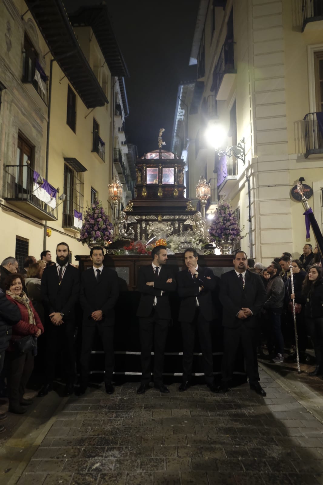 Santo Entierro cierra un Viernes Santo redondo.