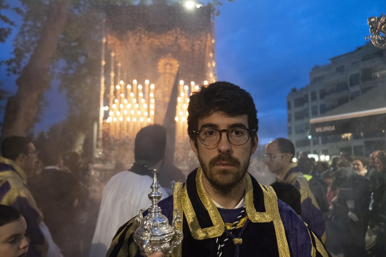 A pesar de que la hermandad ha retrasado su salida por la lluvia, finalmente ha salido a la calle