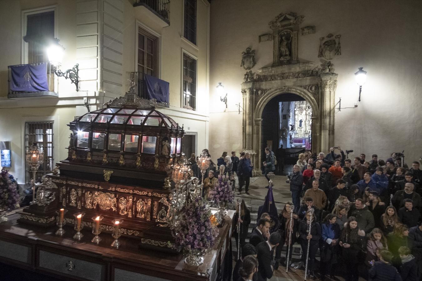 Fotos: El Santo Entierro cierra un Viernes Santo redondo