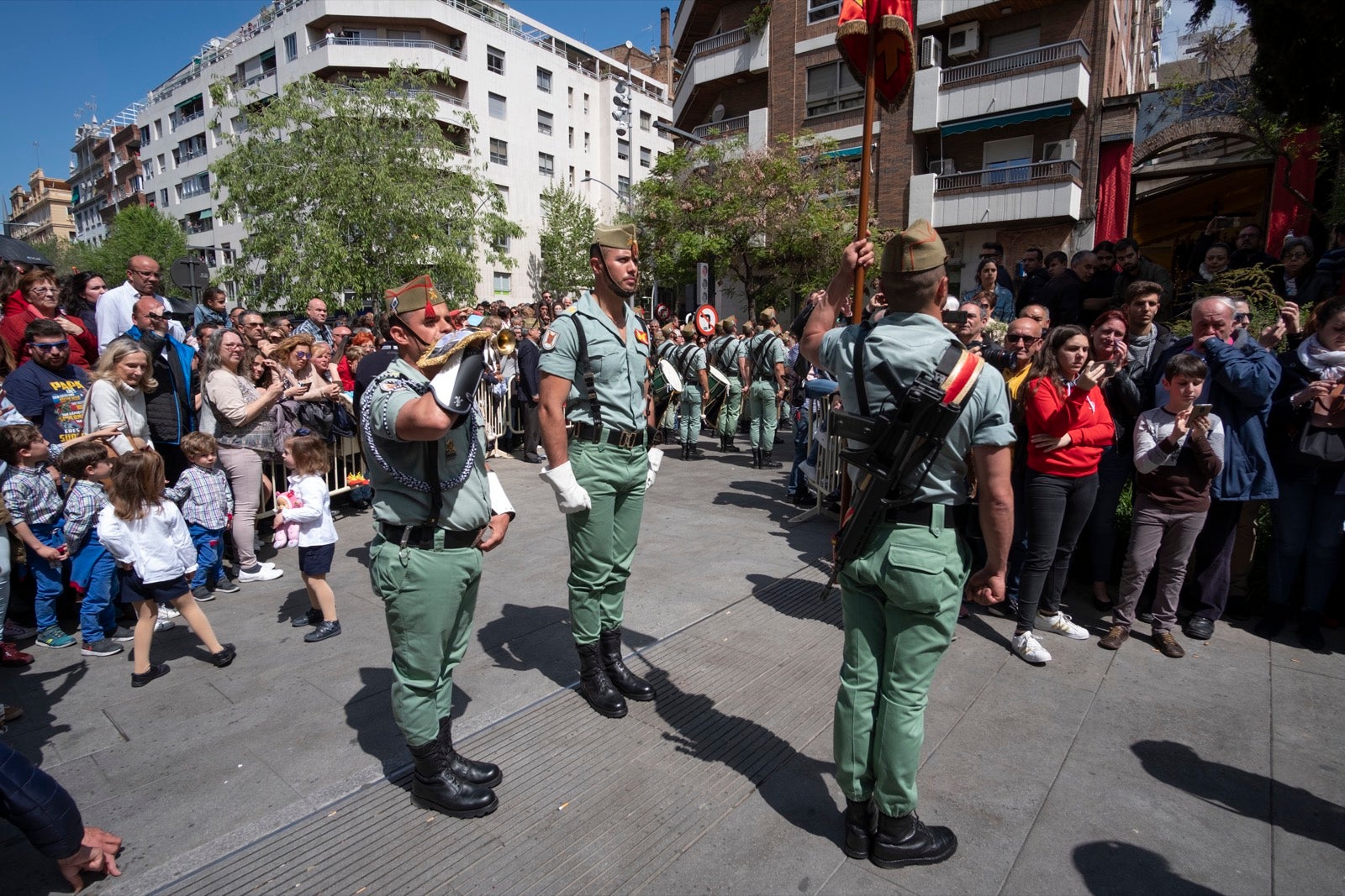 Los legionarios estarán esta tarde tras la cruz de guía de la cofradía de los Ferroviarios