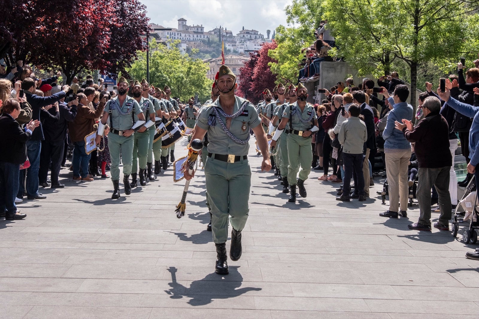 Los legionarios estarán esta tarde tras la cruz de guía de la cofradía de los Ferroviarios