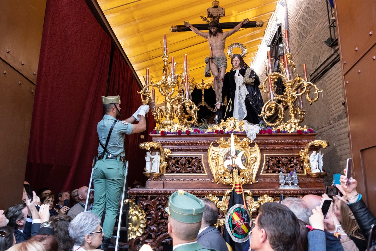 Los legionarios estarán esta tarde tras la cruz de guía de la cofradía de los Ferroviarios