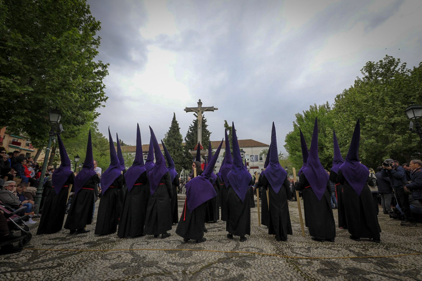 Granada acude a la cita en el Campo del Príncipe con la Virgen de la Soledad