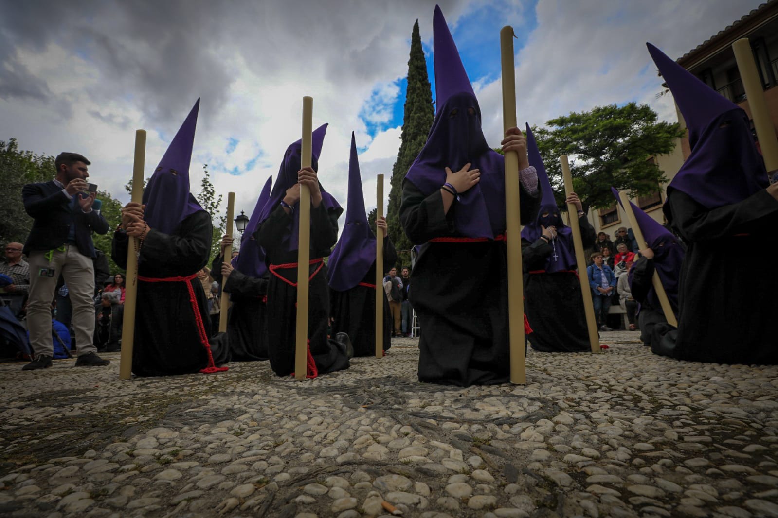 Granada acude a la cita en el Campo del Príncipe con la Virgen de la Soledad