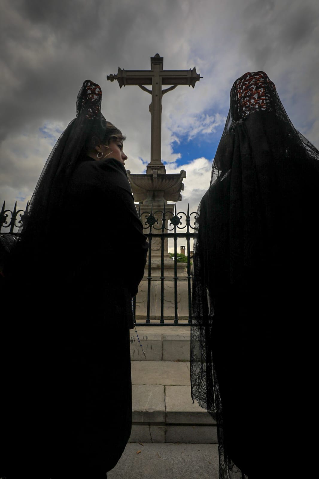 Granada acude a la cita en el Campo del Príncipe con la Virgen de la Soledad