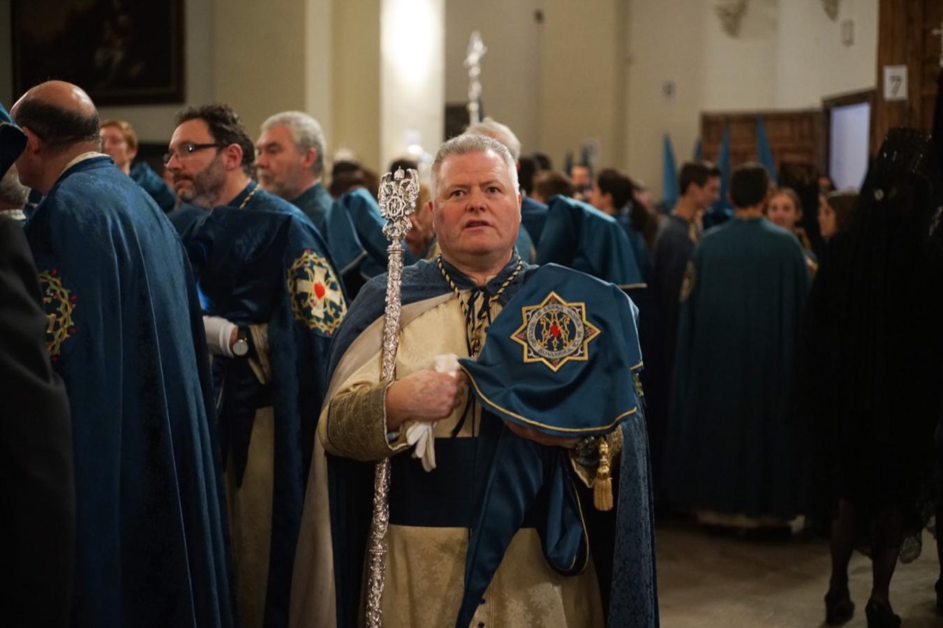 La lluvia finalmente ha hecho acto de aparición en la capital y ha provocado que la Alhambra suspenda su procesión