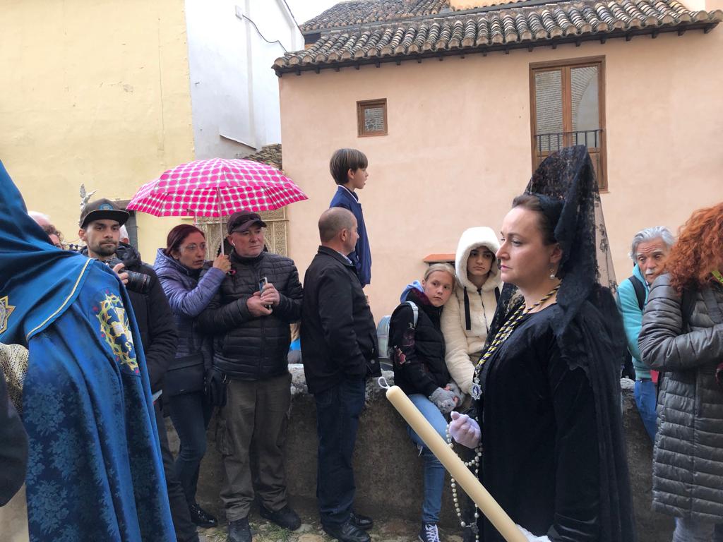 La lluvia olbigó a la Alhambra a quedarse en su templo