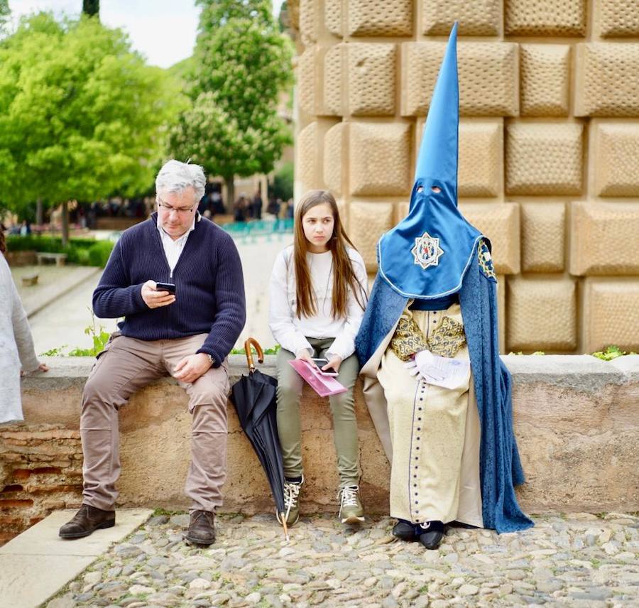 La lluvia olbigó a la Alhambra a quedarse en su templo