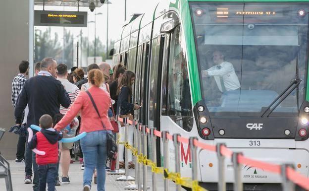 El Metro de Granada aumenta casi un 10 % sus viajeros en Semana Santa