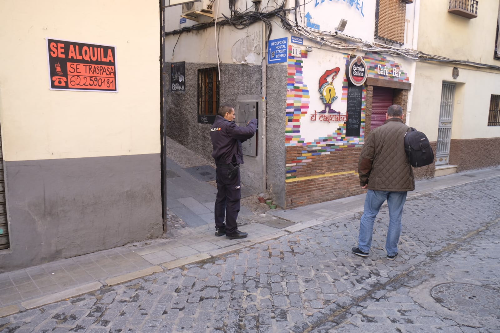 La céntrica calle de Granada se ha covnertido en escenario de un asesinato en la madrugada de este miércoles