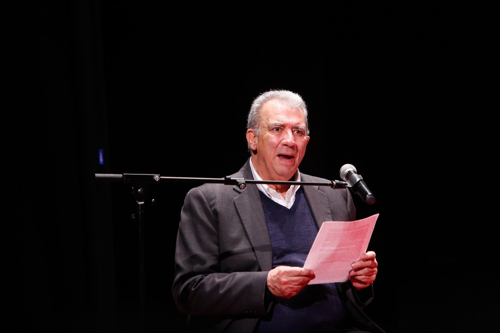 El acto de entrega de la décimo quinta edición del Premio Internacional de Poesía García Lorca sirve de homenaje al autor de Antioquía. 