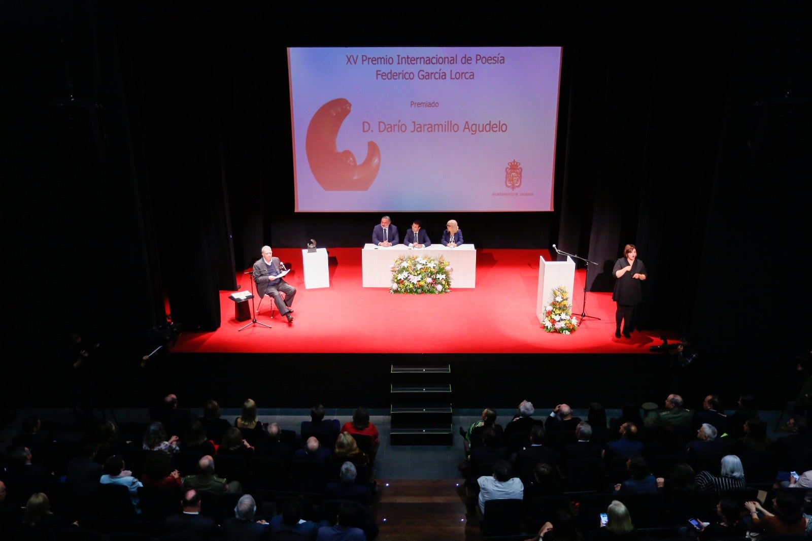 El acto de entrega de la décimo quinta edición del Premio Internacional de Poesía García Lorca sirve de homenaje al autor de Antioquía. 