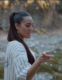 Imagen secundaria 2 - Varios frames del videoclip de Estela Trujillo grabado por Javo.