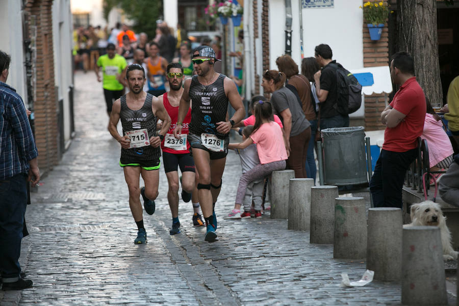 La carrera ha recorrido toda la ciudad y se ha insertado por las empinadas calles del Albaicín