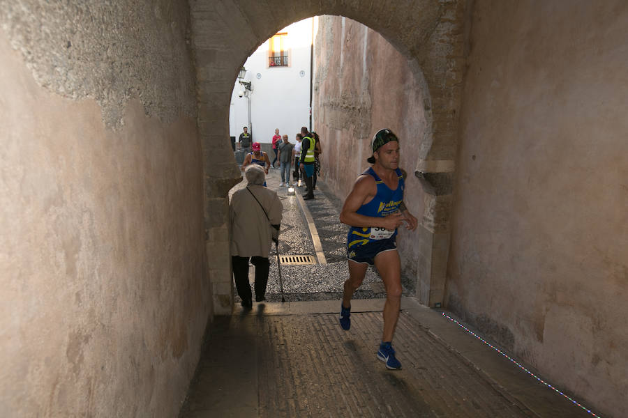 La carrera ha recorrido toda la ciudad y se ha insertado por las empinadas calles del Albaicín