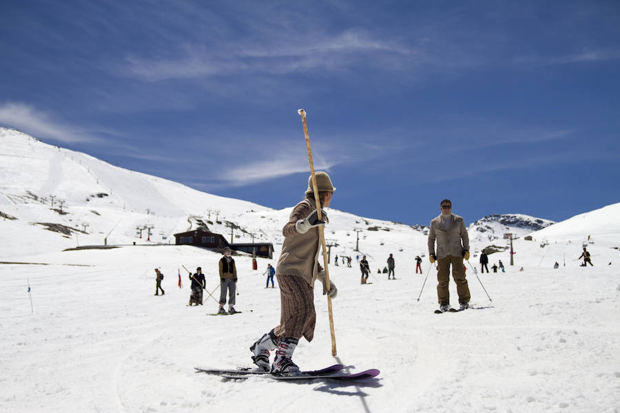 La bajada de la Peña Telemarkera Rikitaum cerró el programa de recaudación de fondos para la lucha contra esta enfermedad