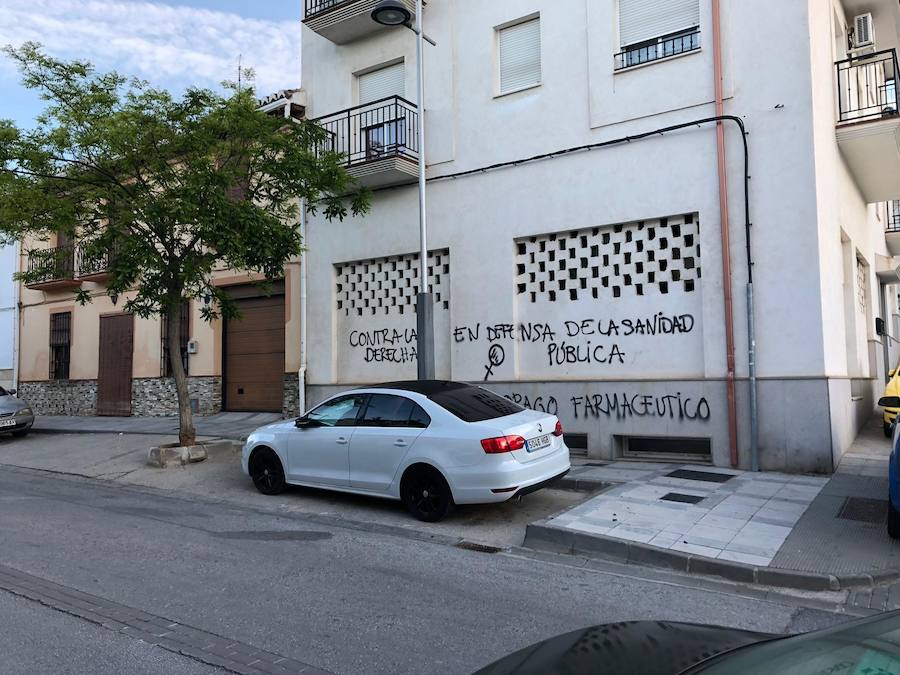 Las pintadas iban referidas a los partidos Vox, PP y Ciudadanos