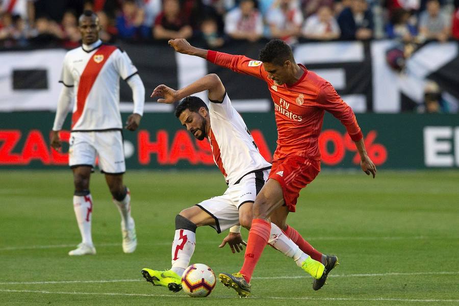 Las mejores imágenes del partido de la 35ª jornada entre el Rayo Vallecano y el Real Madrid. 