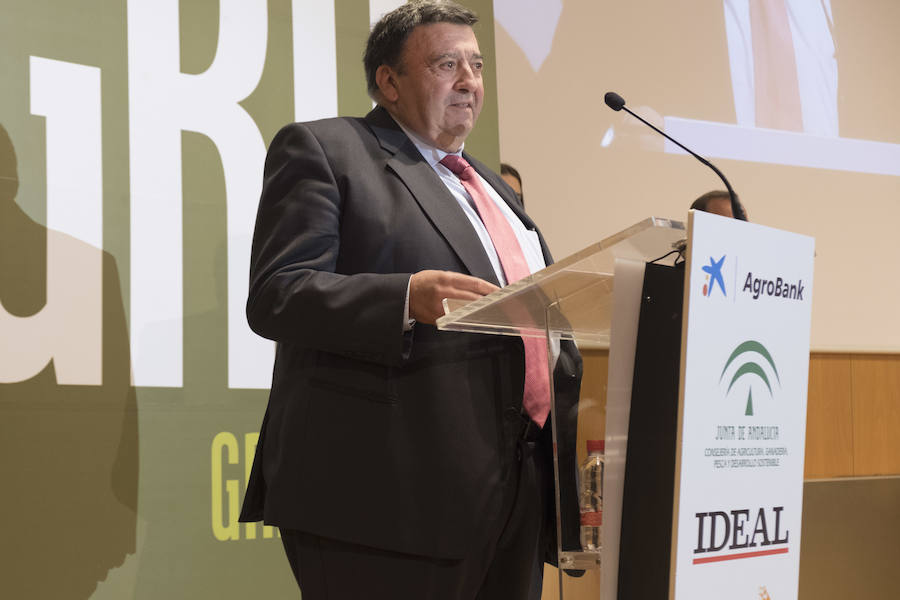 La Cámara de Comercio ha sido la sede de esta gala en la que se reconoce a empresas, colectivos y personas vinculadas a la agricultura y la ganadería de la provincia