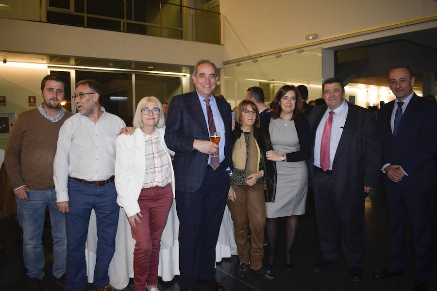 La Cámara de Comercio ha sido la sede de esta gala en la que se reconoce a empresas, colectivos y personas vinculadas a la agricultura y la ganadería de la provincia