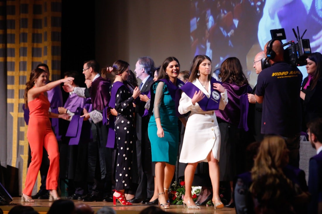 La facultad de Farmacia celebra su graduación 
