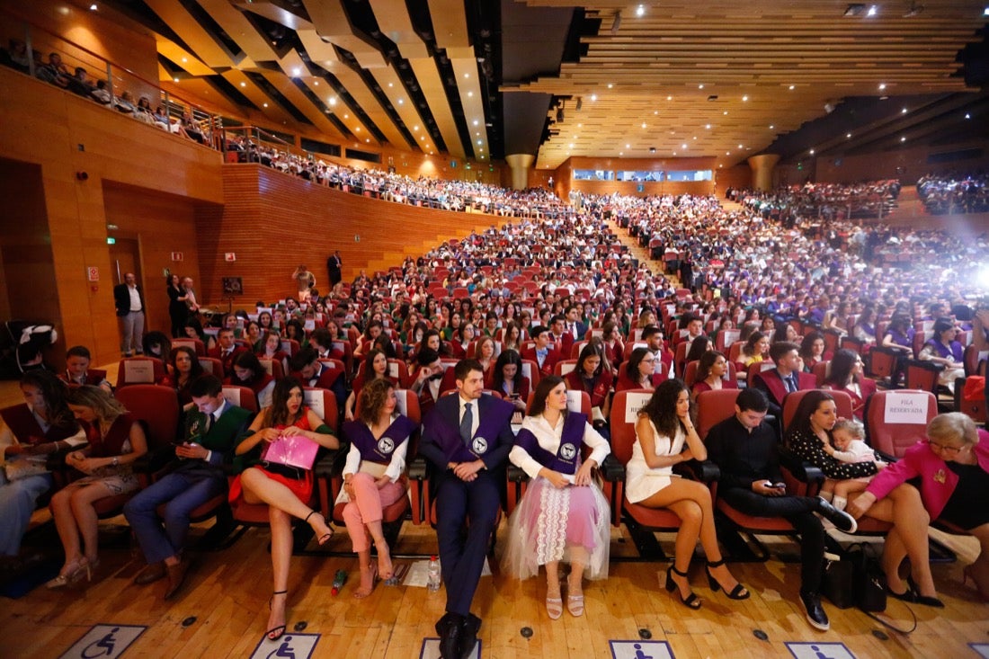 La facultad de Farmacia celebra su graduación 