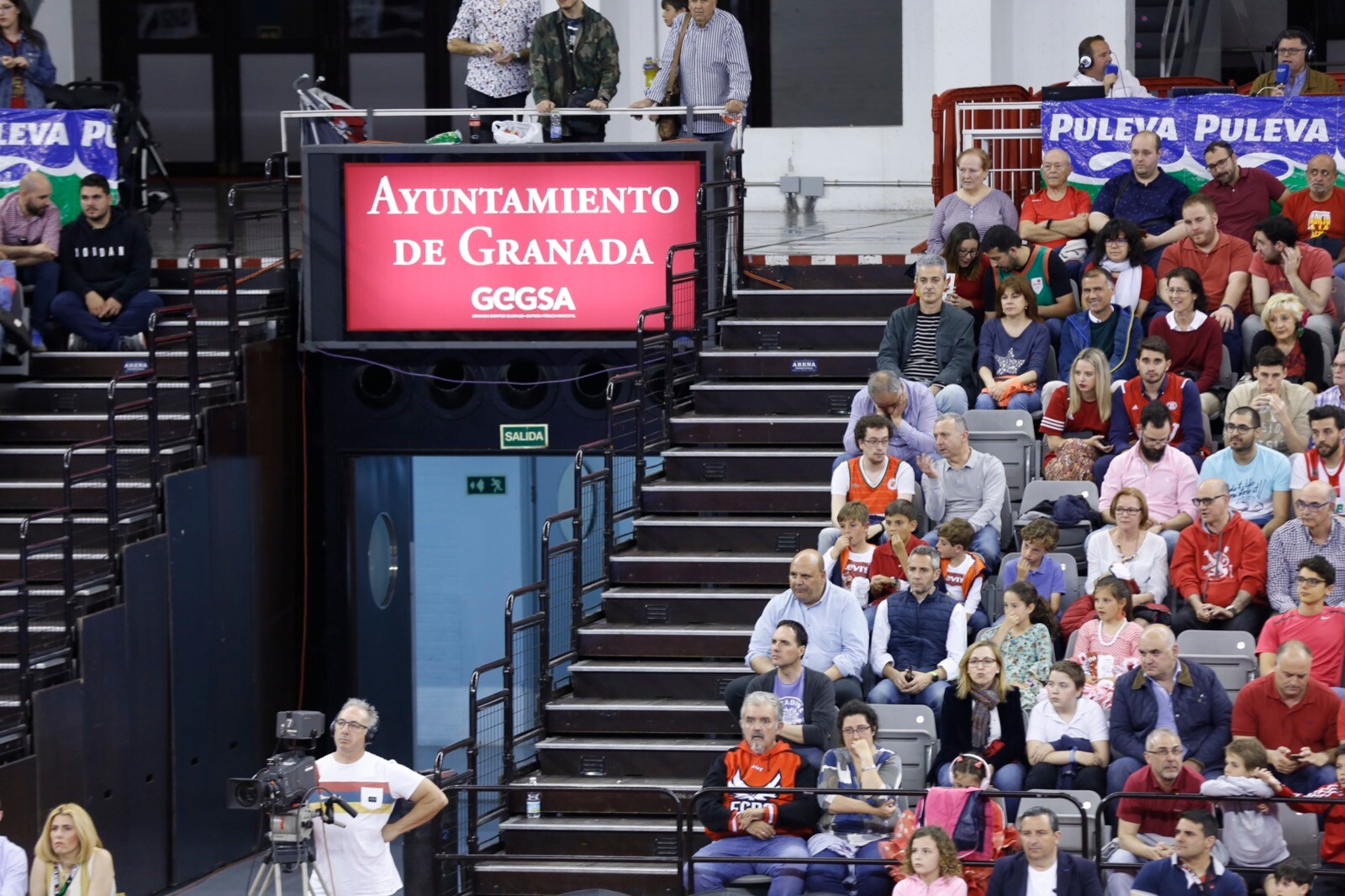 Fotos: Encuéntrate en la grada del Covirán - Palencia