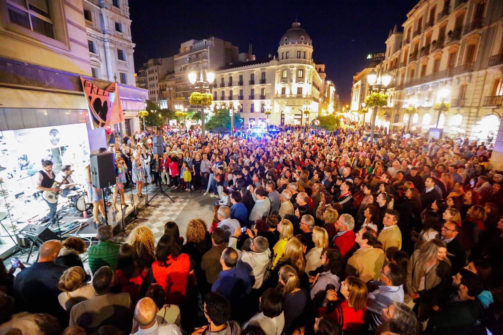 Fotos: Las mejores imágenes de la Noche en Blanco 2019 en Granada