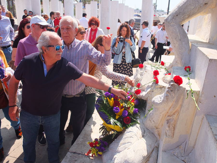 El acto contó con la exposición como orador del profesor de Filosofía e histórico militante del Partido Comunista de Andalucía en Almería Manuel del Pino, quien también abogó por la misma idea