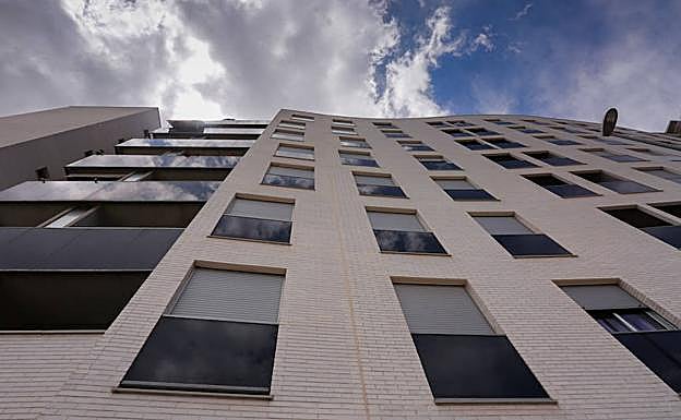 Bloque de viviendas en la calle Jimena. 
