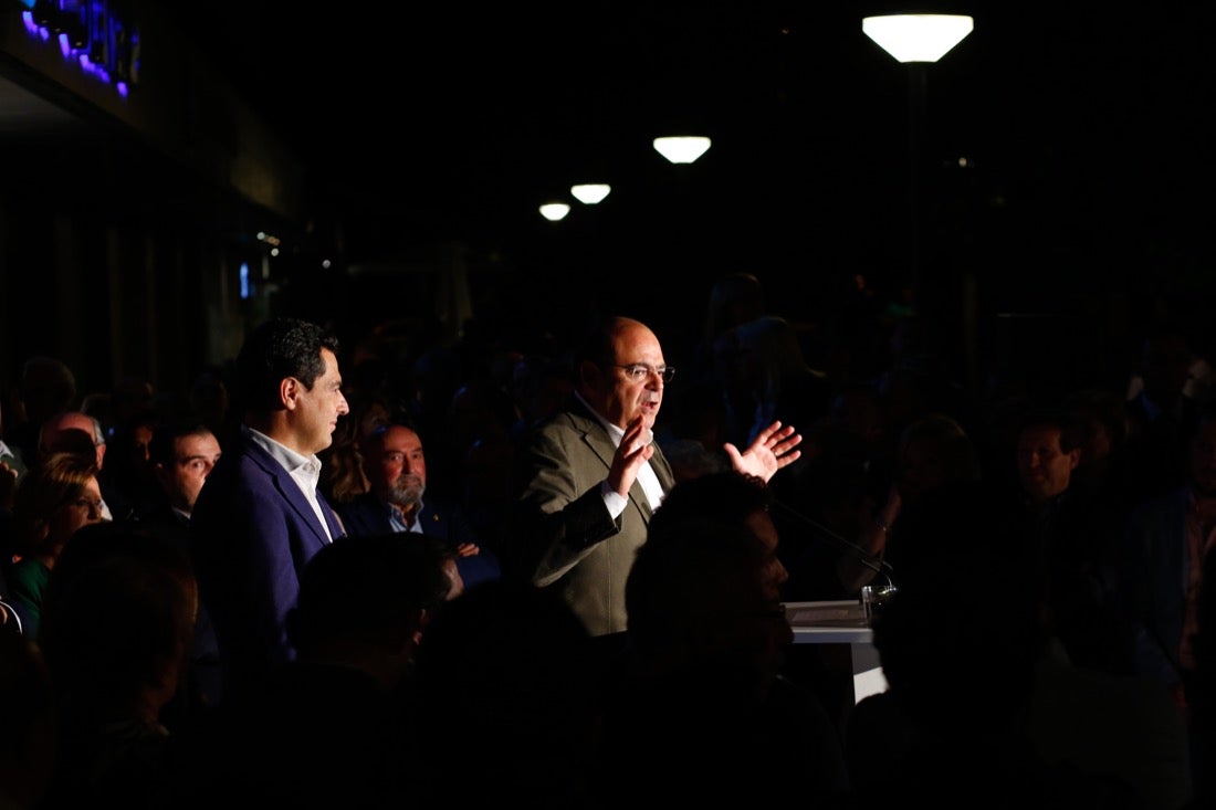 El líder del PP local vino acompañado de 