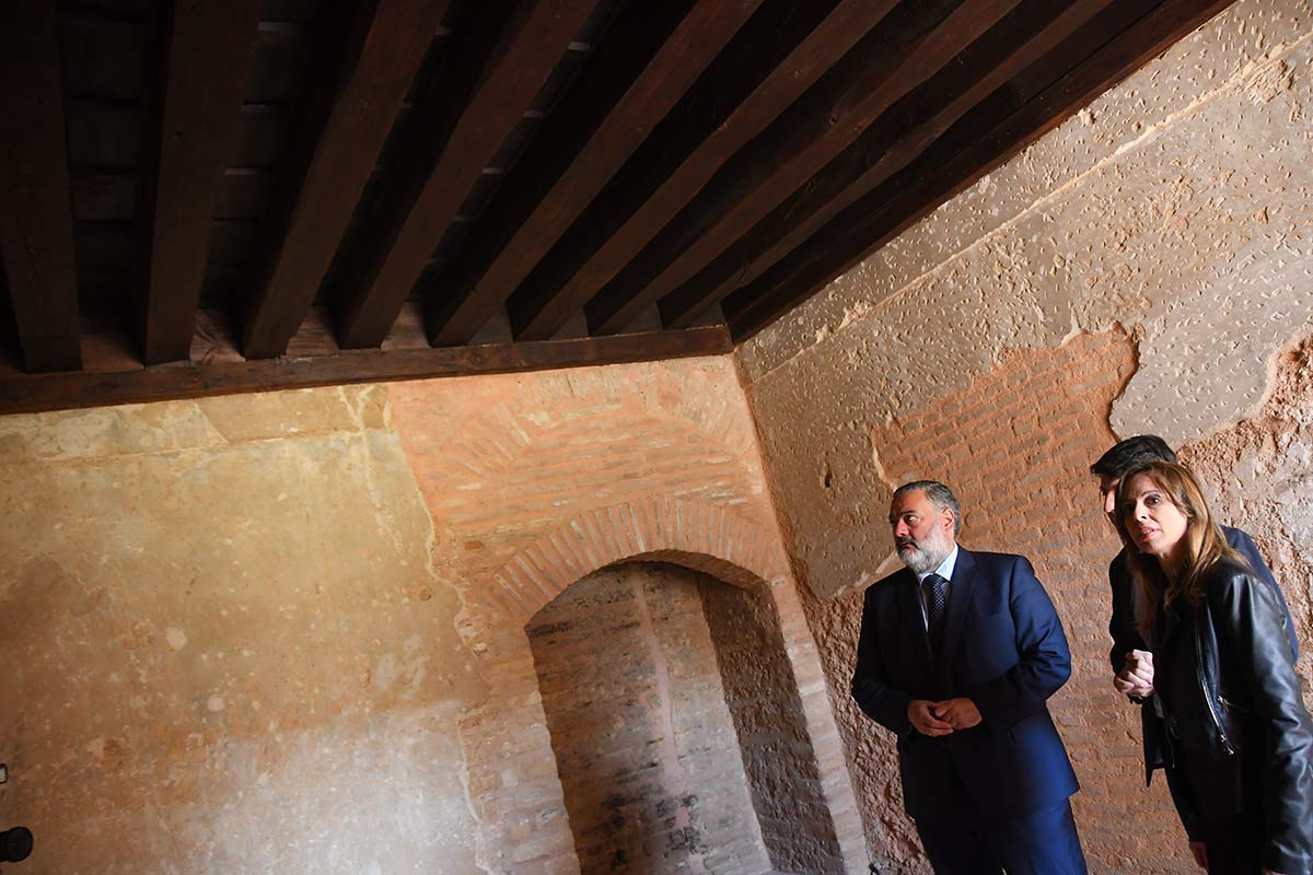 Las Torres Bermejas recuperan parte de su esencia y muestran sus estructuras originales tras las obras de restauración que acaban de finalizar en su primera fase, previa para convertirse en un centro cultural y expositivo.