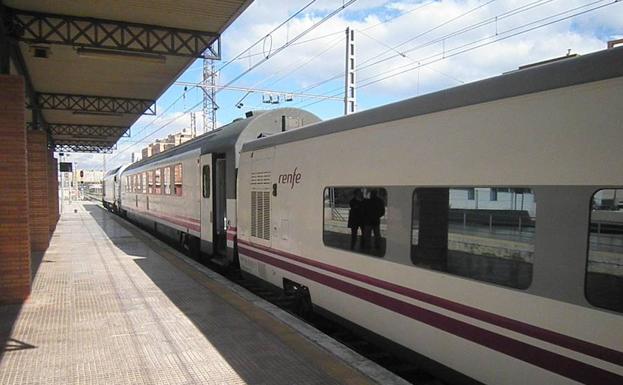 Nueva avería en el Talgo de Almería: tres horas de retraso